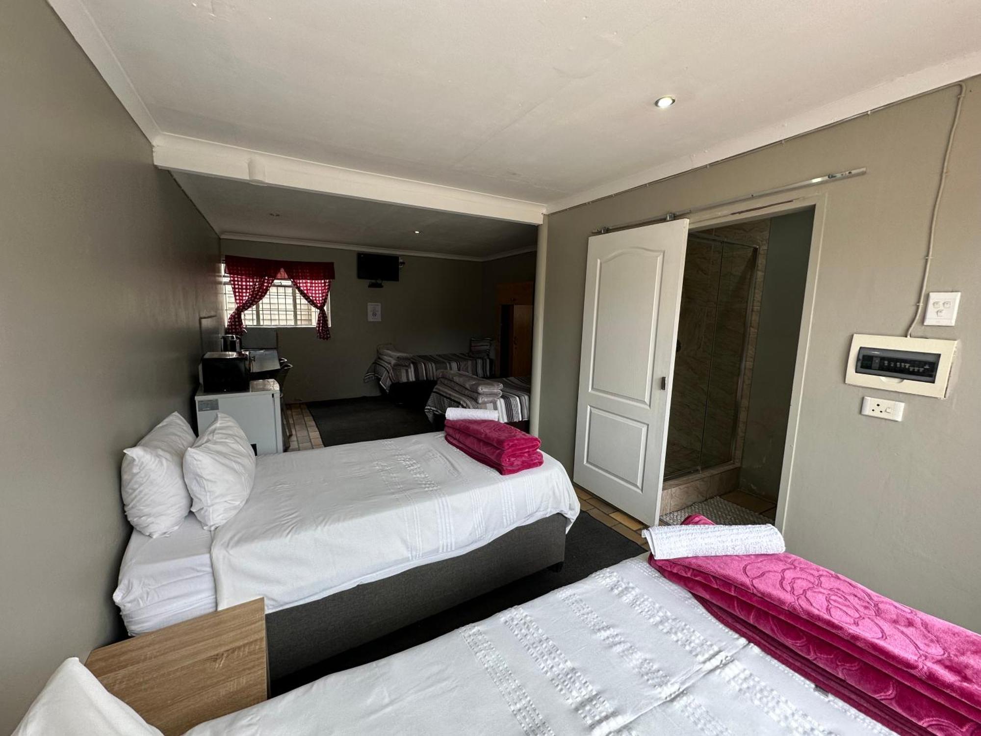 Favour Guest House Полокване Экстерьер фото