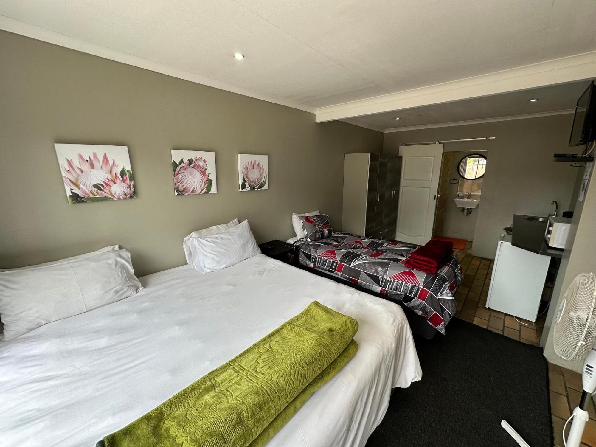 Favour Guest House Полокване Экстерьер фото