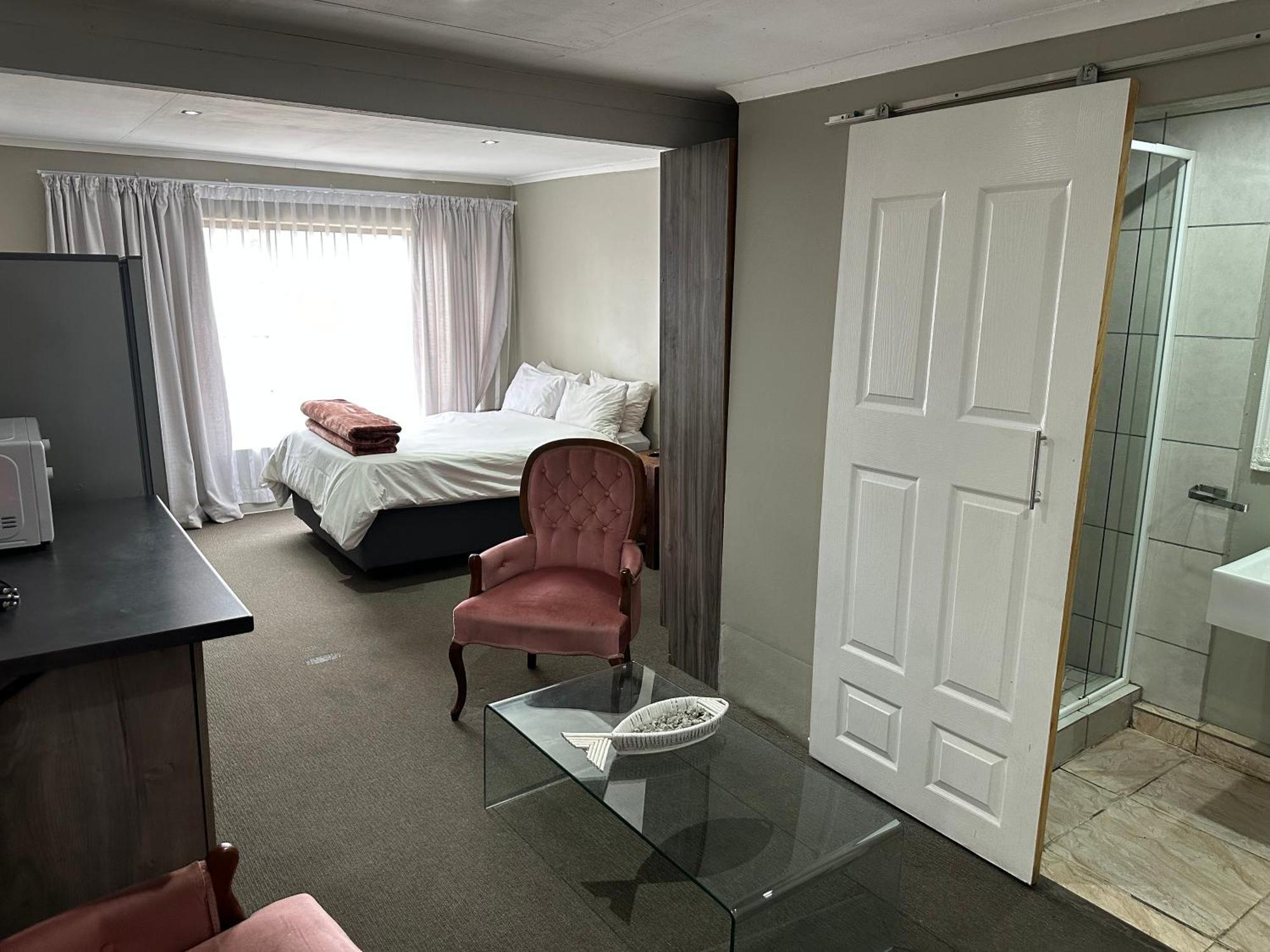 Favour Guest House Полокване Экстерьер фото